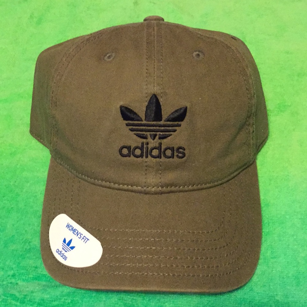 Adidas trefoil hat in olive cargo (army green)